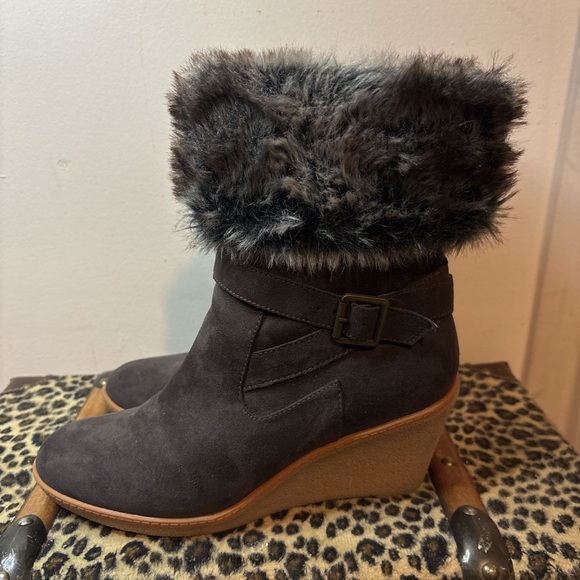 Women's Faux Fur Trim Wedge Boots - Dark Gray - Picture 2 of 5